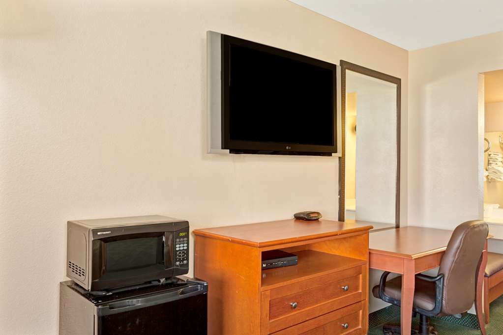 The Dixie Orange County Hotel Stanton Room photo